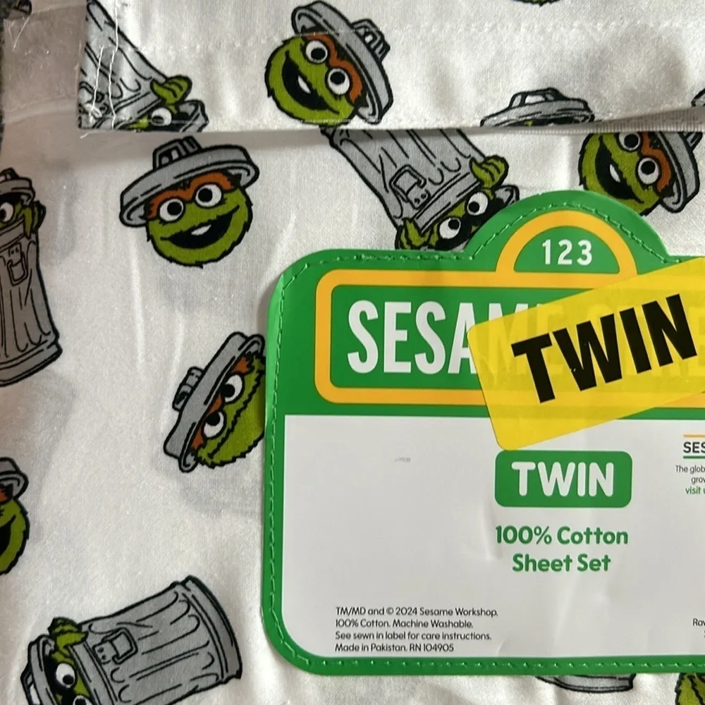 Sesame Street Characters Oscar the Grouch Sheet Set - Twin